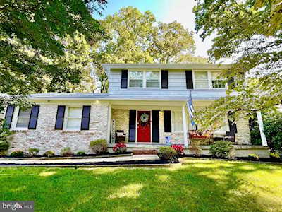28 Whittier Parkway Severna Park, MD 21146