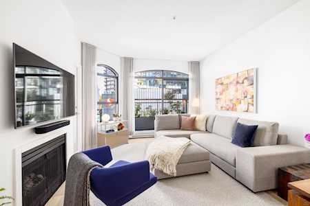 1208 Bidwell Street #306 Vancouver, BC V6G 2K9