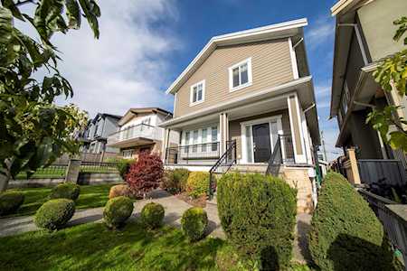3359 Wellington Avenue Vancouver, BC V5R 4Y3