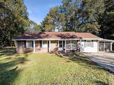 374 Camelot Parkway Jonesboro, GA 30236