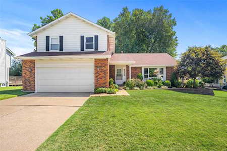 1104 White Lake Dr St Charles, MO 63301