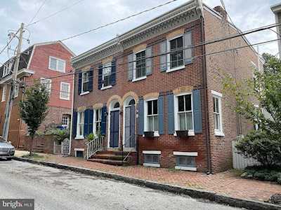 15 3rd St W New Castle, DE 19720