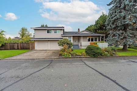 8951 Craigflower Gate Richmond, BC V7C 4W5