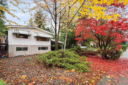 687 Folsom Street Coquitlam, BC V3J 5A4