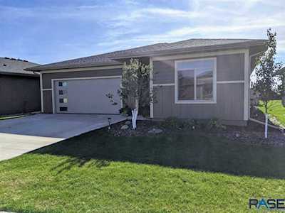 643 Ross St Harrisburg, SD 57032