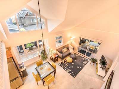 227 E 11th Street #5 North Vancouver, BC V7L 2G8
