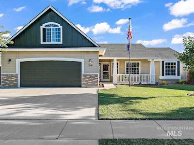 7806 E Bratton Dr Nampa, ID 83687