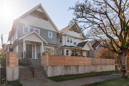 2128 Venables Street Vancouver, BC V5L 2J3