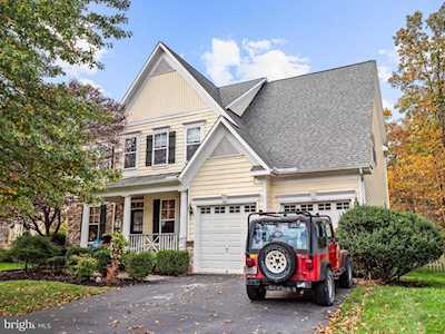 12766 Victory Lakes Loop Bristow, VA 20136
