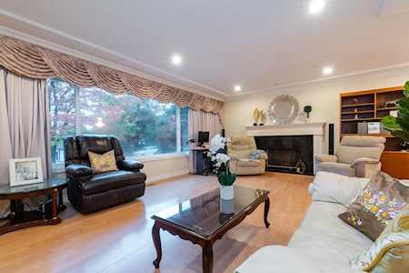 789 W 50th Avenue Vancouver, BC V6P 1A4