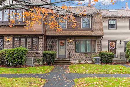 6 Scotty Hollow Dr #B Chelmsford, MA 01863