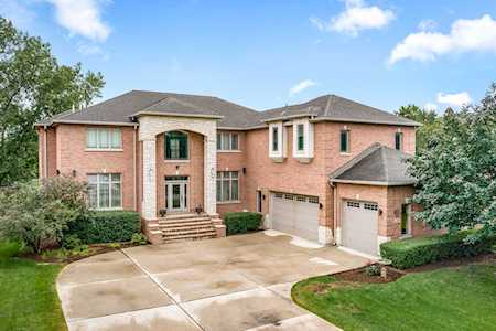 433 Pleasant Dr Schaumburg, IL 60193
