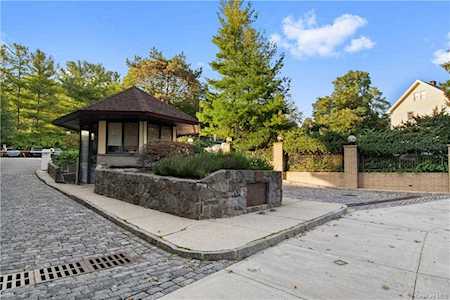 25 Rockledge Avenue #17PH White Plains, NY 10601
