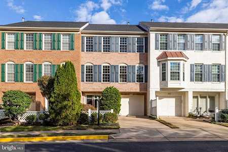 2705 Baronhurst Dr Vienna, VA 22181