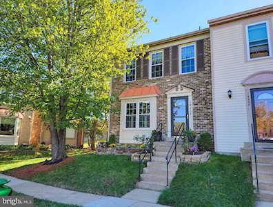 14225 Heritage Crossing Ln Centreville, VA 20120