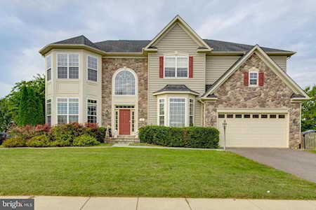6 Manorwood Dr Fredericksburg, VA 22406
