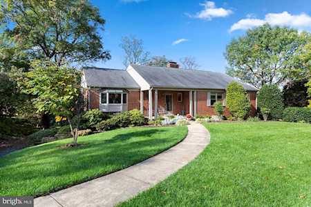 2606 Brandywine St N Arlington, VA 22207