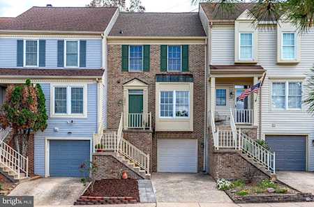 6851 Malton Ct Centreville, VA 20121