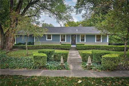 1290 W Gregory Blvd Kansas City, MO 64114