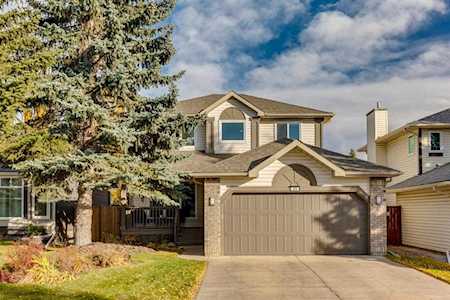 24 Sunmeadows Place SE Calgary, AB T2X 3H3