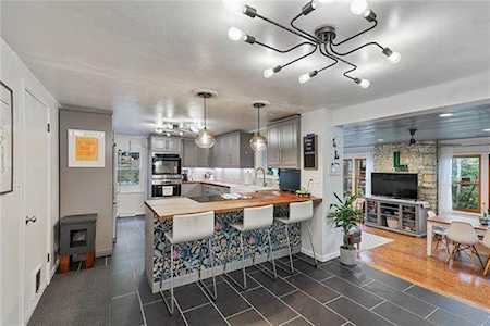 7819 Falmouth St Prairie Village, KS 66208
