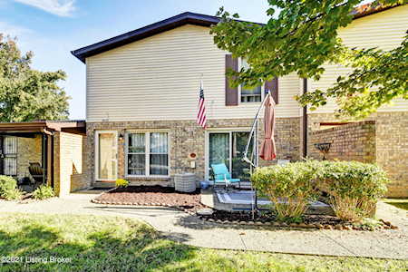3013 Groveview Ct Louisville, KY 40214