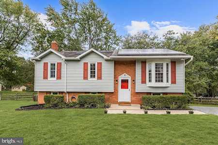 747 Holliday Ln Westminster, MD 21157