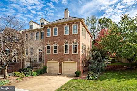 2180 Wolftrap Ct Vienna, VA 22182