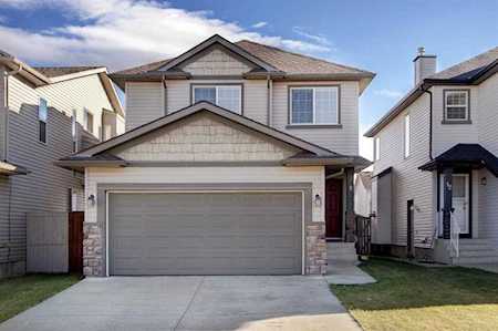 8 Bridlecrest Ct SW Calgary, AB T2Y 5J3