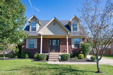 258 Clover Cove Dr Dr Shepherdsville, KY 40165