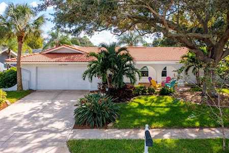 1061 Mclean St Dunedin, FL 34698