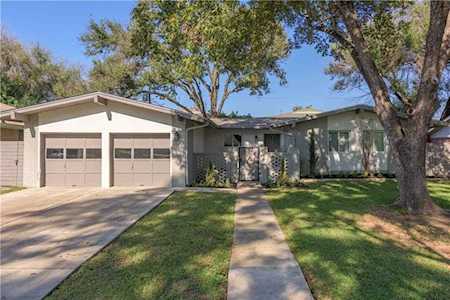 2704 Thrushwood DR Austin, TX 78757