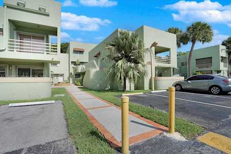 11173 NW 7th St #105 Miami, FL 33172