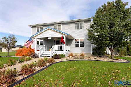 412 E Mayberry Rfd St Brandon, SD 57005