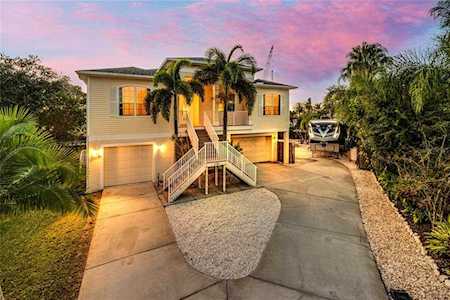 110 Sunrise Dr Palm Harbor, FL 34683