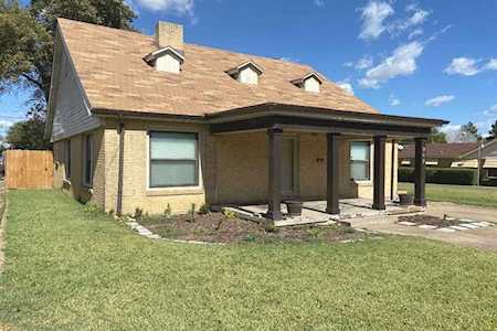949 Marion Avenue Fort Worth, TX 76104