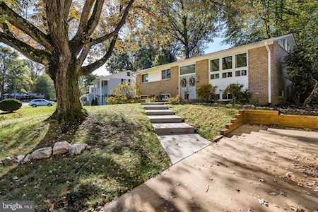 5016 Gainsborough Dr Fairfax, VA 22032