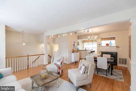 2931 Saxon Flowers Dr Fairfax, VA 22031