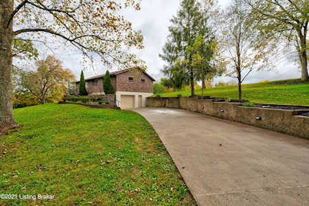 6010 Summit View Ln Crestwood, KY 40014