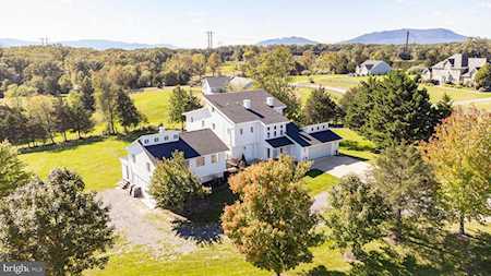 143 Springwood Ln Stephens City, VA 22655
