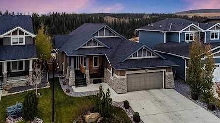 119 Jumping Pound Terrace Cochrane, AB T4C 0K6