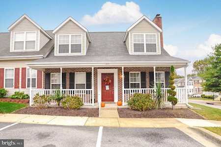 201 Spanish Moss Dr La Plata, MD 20646
