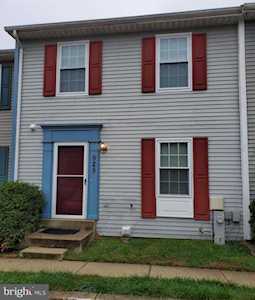 525 Kingdom Ct Odenton, MD 21113