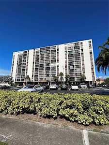 255 Dolphin POINT #612 Clearwater, FL 33767