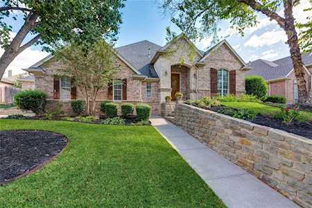 8204 Hallmark Drive North Richland Hills, TX 76182