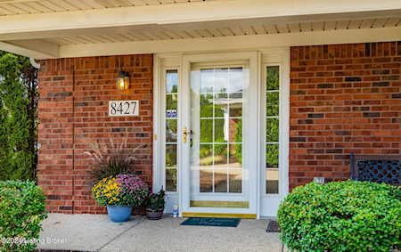 8427 Aspen Glen Way Louisville, KY 40228