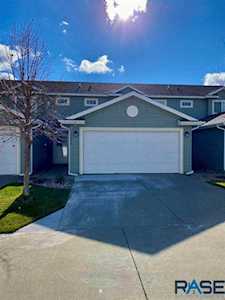 5405 W Oakcrest Pl Sioux Falls, SD 57107