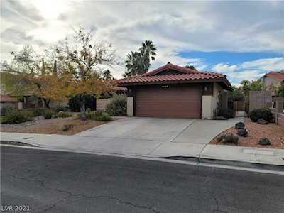 8725 Cremona Dr Las Vegas, NV 89117