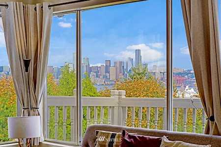 3562 SW Admiral Way Seattle, WA 98126