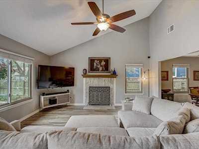 8105 Cache DR Austin, TX 78749